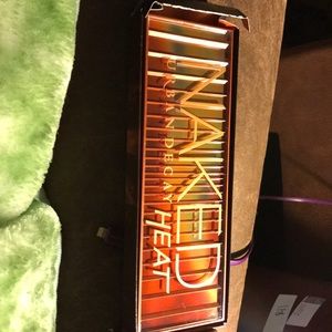 Urban Decay Heat- NEW